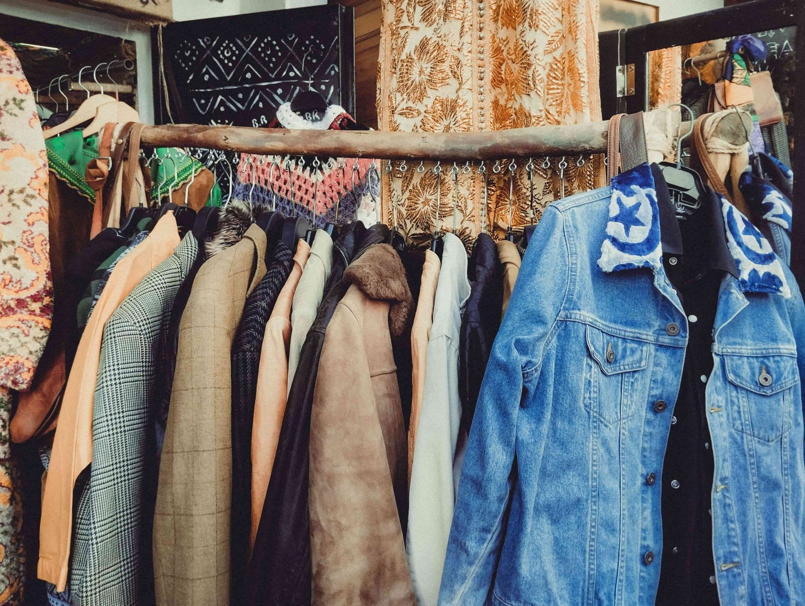 Sustainable Shopping 101: Your Ultimate Guide to Thrifting 🌿